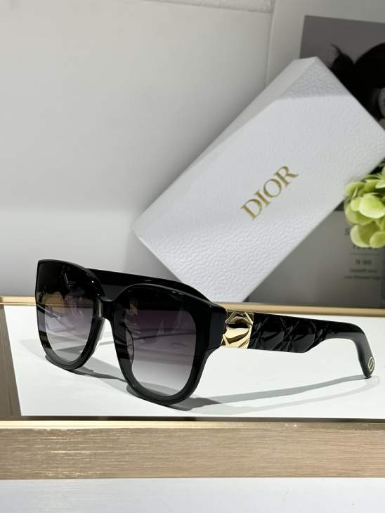 Picture of Dior Sunglasses _SKUfw79722219fw
